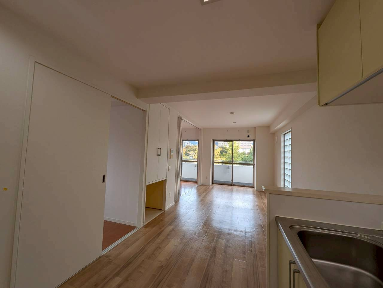 豊中市向丘２丁目の賃貸マンションの居間・リビング