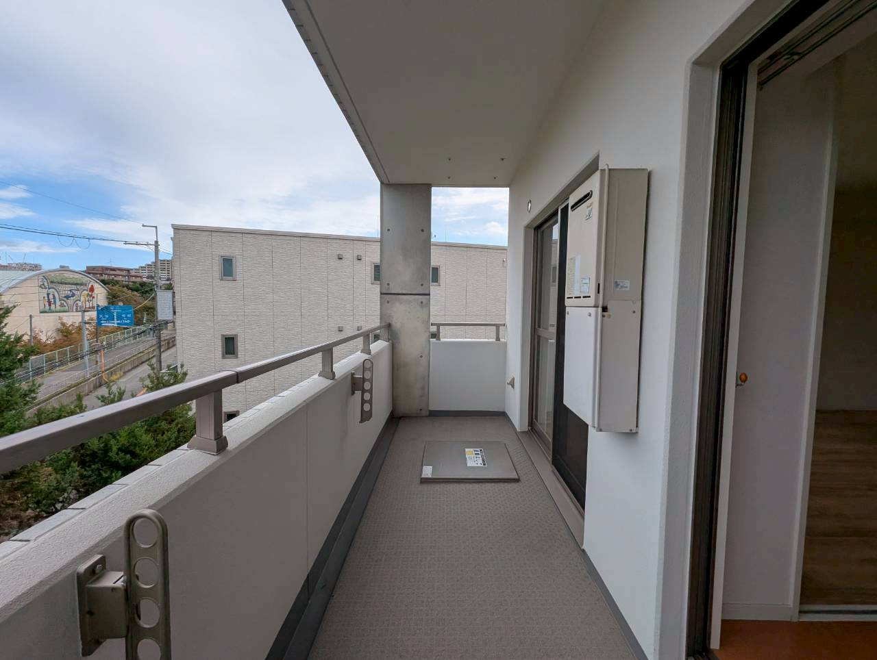 豊中市向丘２丁目の賃貸マンションのバルコニー