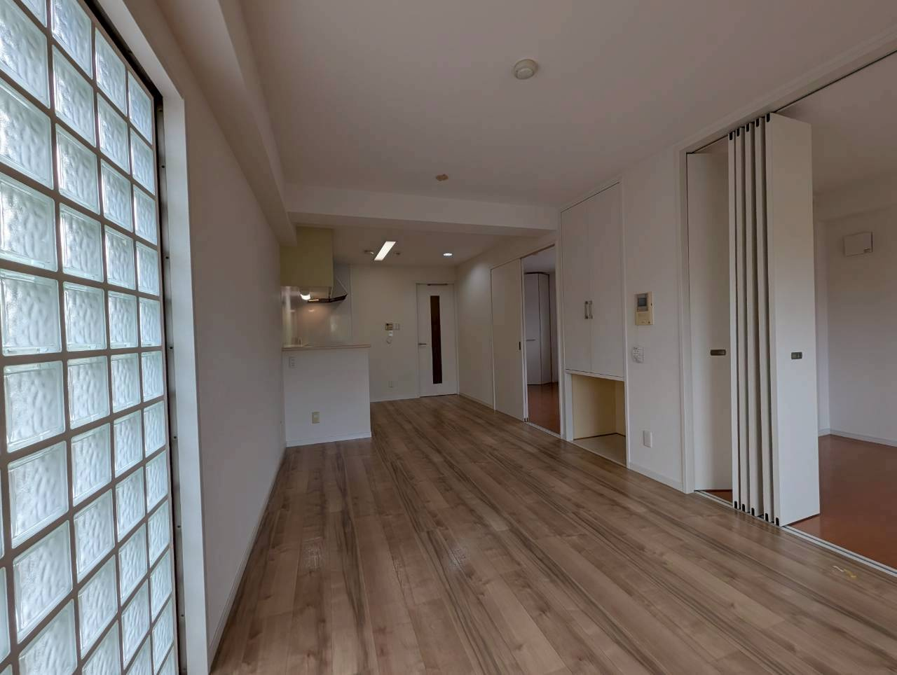 豊中市向丘２丁目の賃貸マンションの居間・リビング