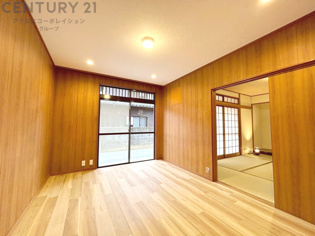 創造性や成長を促す遊びの空間を提供。学習や趣味に集中できる環境を整えます。個別のプライベートスペースは自己表現と自立心を育み、心地よい睡眠環境を整えリラックスできる場所を提供。