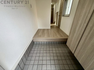 大きな玄関収納付きの玄関です　家族皆様の履物をしっかり収納できます