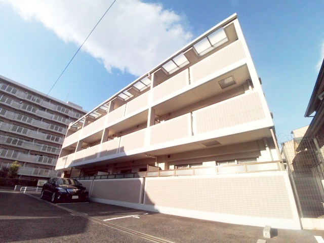 ルミエールコートの外観