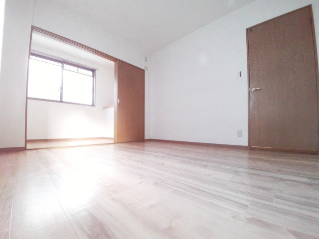 ルミエールコートの居間・リビング