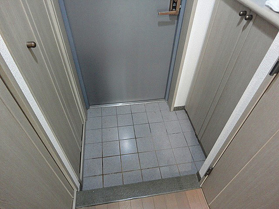 イトーピア三宮アーバンステージの玄関