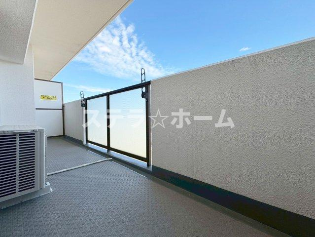 ファミル・パーク鶴見のバルコニー|お洗濯にも便利なバルコニー付き