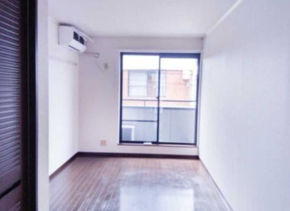 ガーデンハウス三軒茶屋　女性限定　陽当たり良好　バストイレ別の居間・リビング