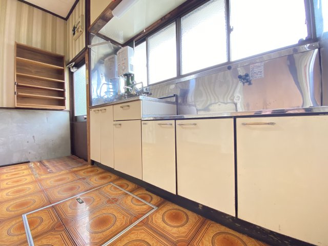 桐生市東のキッチン|作業スペースも広くお料理時間も快適に♪