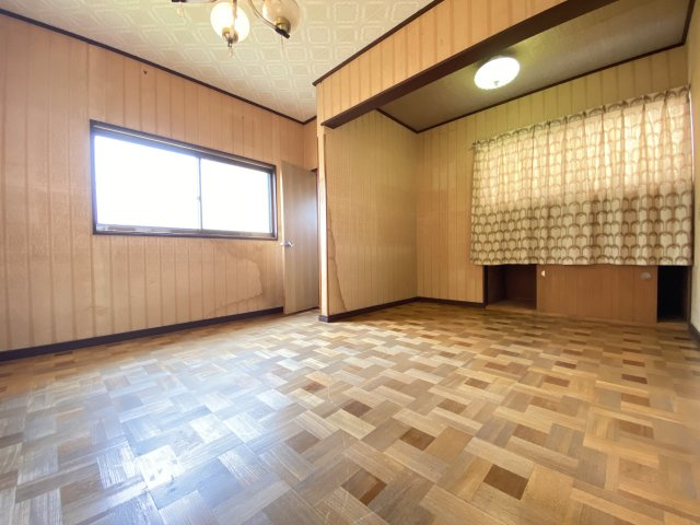 桐生市東の洋室|9帖洋室は、主寝室としても♪