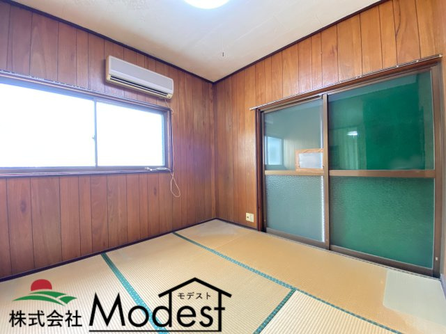 桐生市東の居間・リビング|キッチンと隣接する4.5帖和室◎