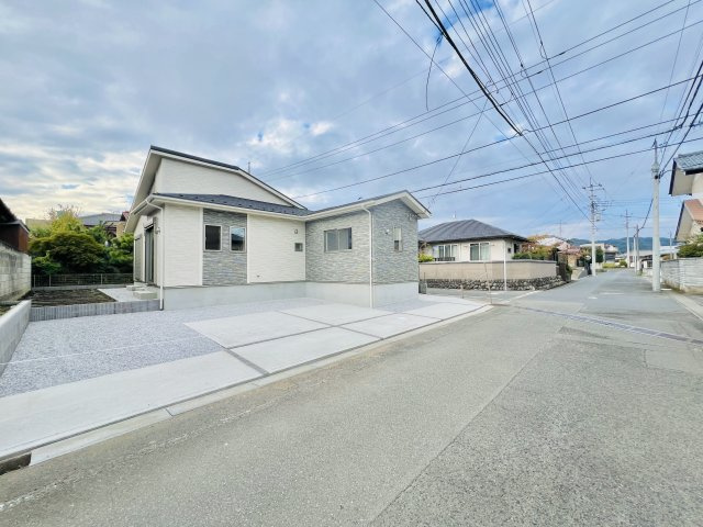 桐生市相生町５丁目の前面道路含む現地写真|車の通りも少なく駐車も楽々♪