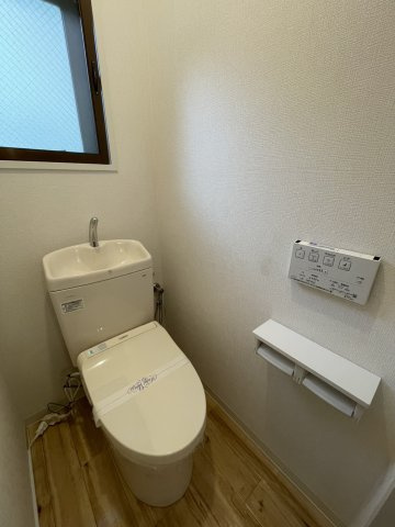 コンドミニアムカワムラのトイレ|落ち着いたトイレです