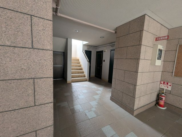 エクシードプラザ豊中のロビー