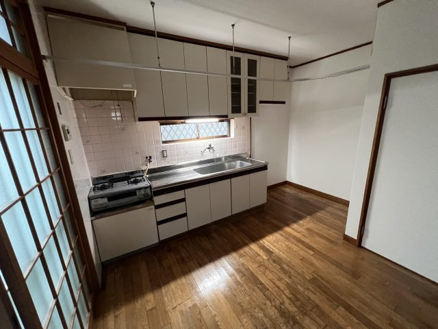 今崎邸貸家のキッチン|お料理しやすいキッチンです