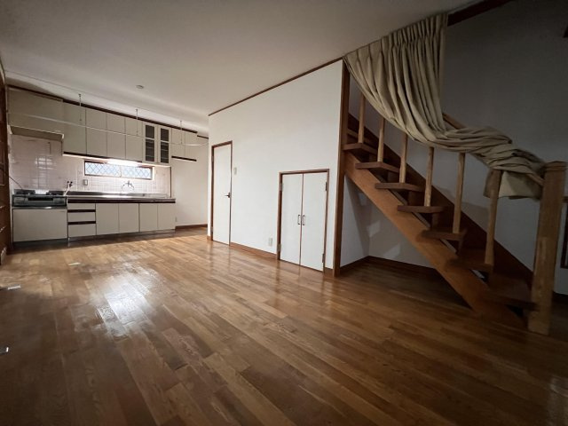 今崎邸貸家の内装|内装は落ち着いています