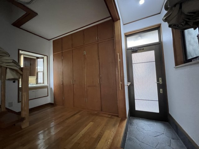 今崎邸貸家の居間・リビング|こちらの居間で趣味の時間をお楽しみください