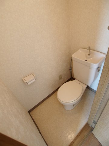 林マンションのトイレ|清潔感のあるトイレです