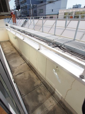 林マンションのバルコニー|陽当たり良好なバルコニーです