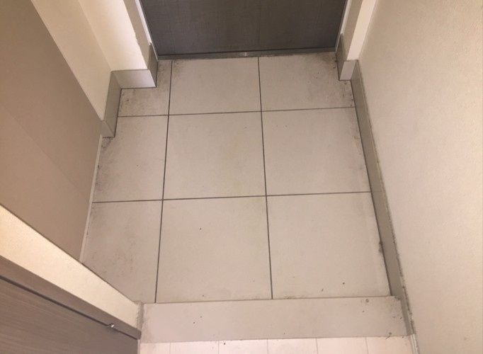 アイルルシェール錦糸町の玄関