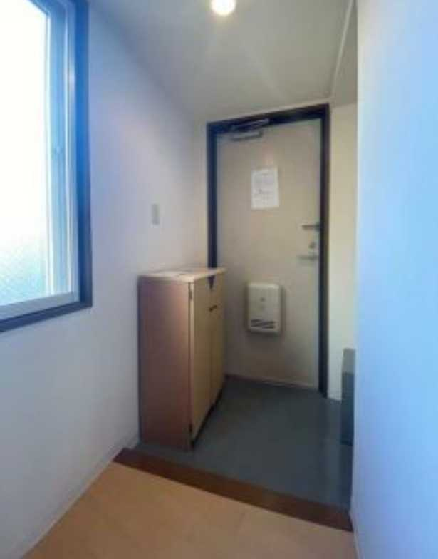 セレステ三軒茶屋　ネット無料　独立洗面台　オートロックの玄関