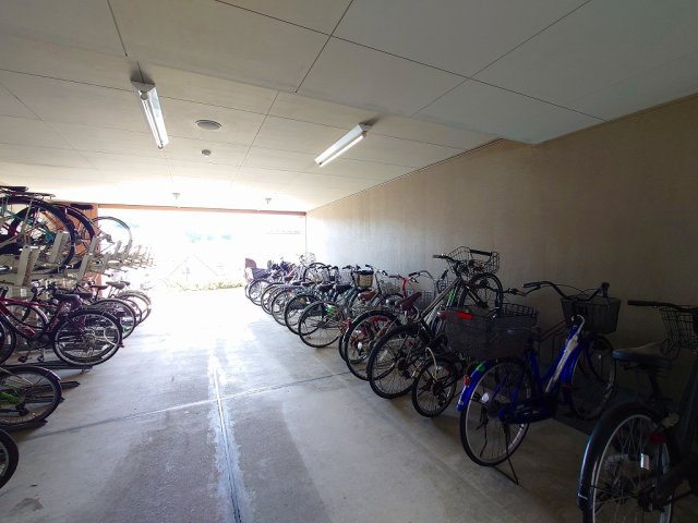 アールヴェール文京大塚公園の駐輪場