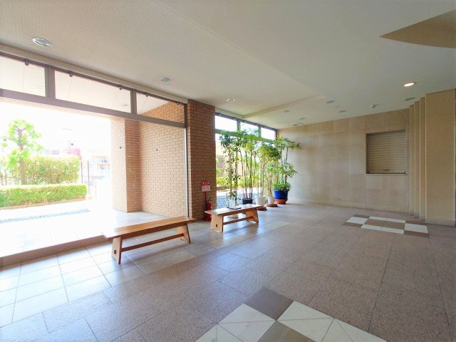 アールヴェール文京大塚公園のロビー