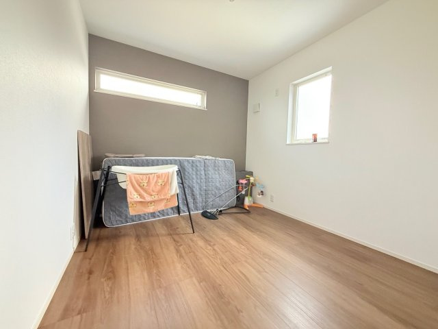 神戸市西区伊川谷町有瀬　戸建の洋室