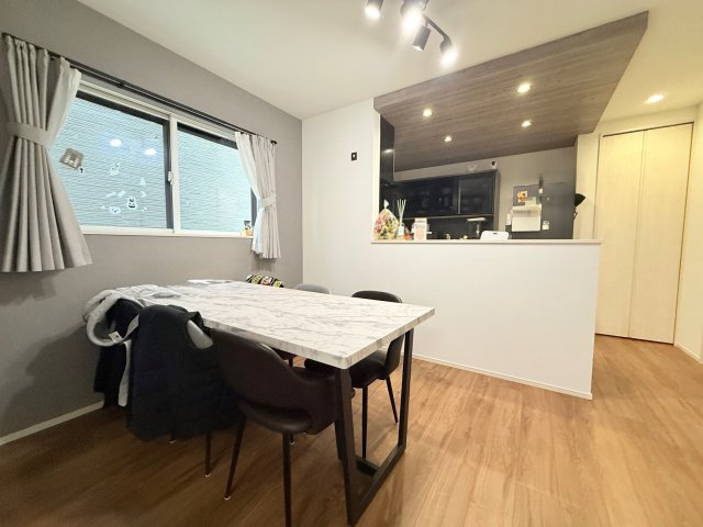 神戸市西区伊川谷町有瀬　戸建の居間・リビング