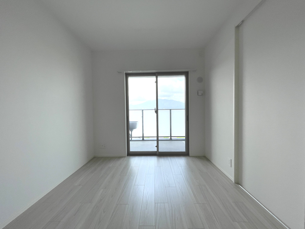 アルファステイツ飯塚駅の洋室|南西側洋室約5.0帖
