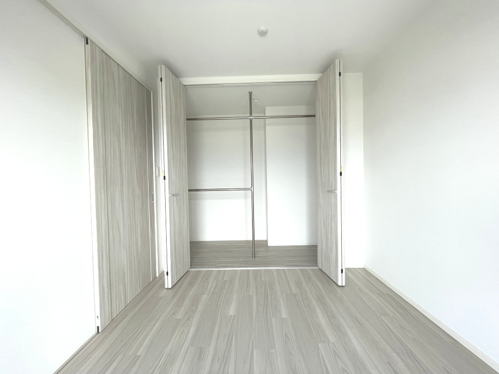 アルファステイツ飯塚駅の洋室|南西側洋室約5.0帖