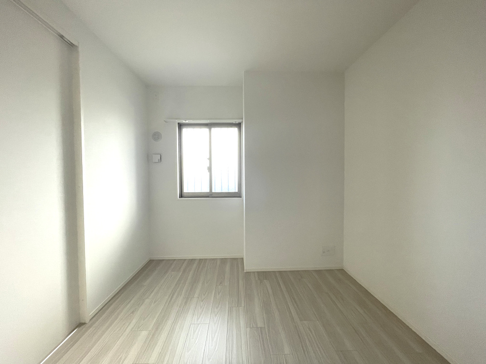 アルファステイツ飯塚駅の洋室|南東側洋室約5.0帖