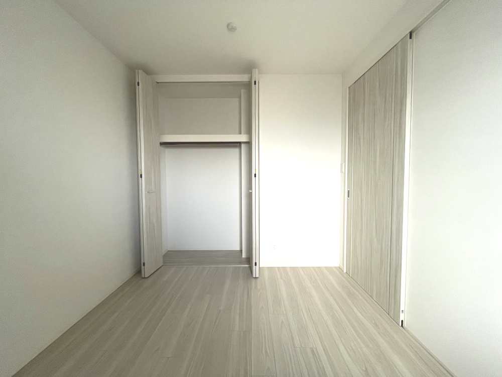 アルファステイツ飯塚駅の洋室|南東側洋室約5.0帖