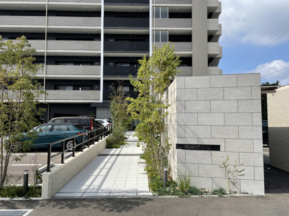 アルファステイツ飯塚駅の外観|１階エントランス