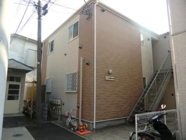 横浜市西区西戸部町3丁目のアパートの画像
