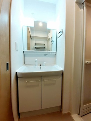 【洗面所】 | ボンシャンス | 忙しい朝には欠かせない洗面所です