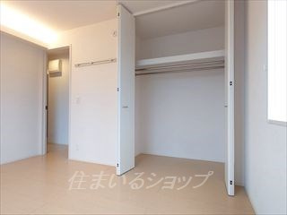 広島市安佐北区亀山１丁目のアパートの寝室|クローゼットあり