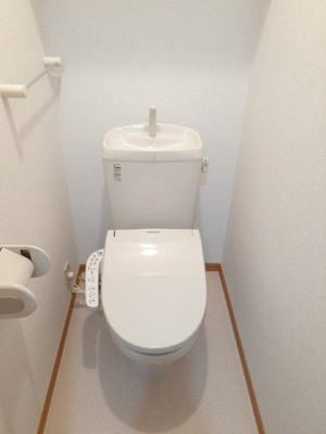 【トイレ】 | セレニィティＡ | コンパクトで使いやすいトイレです