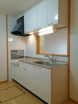 【キッチン】 | アンソレイエⅢ | コンパクトなキッチンで掃除もラクラク