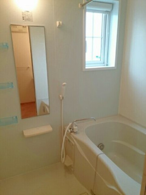 【浴室】 | アンソレイエⅢ | 落ち着いた空間のお風呂です