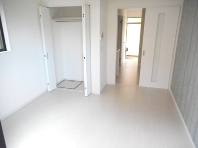 【居間・リビング】 | アルメゾンコスメア | こちらの居間で趣味の時間をお楽しみください