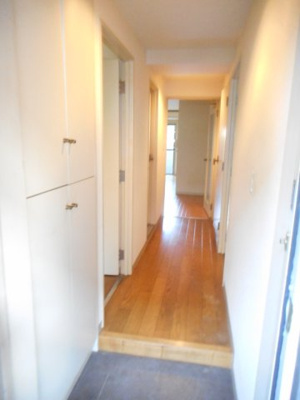 【玄関】 | カルム北本2号棟 | 収納もある玄関です