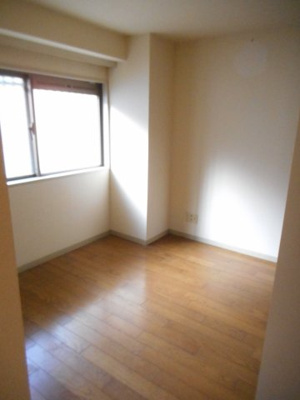 【居間・リビング】 | カルム北本2号棟 | ゆったり過ごせるリビングです