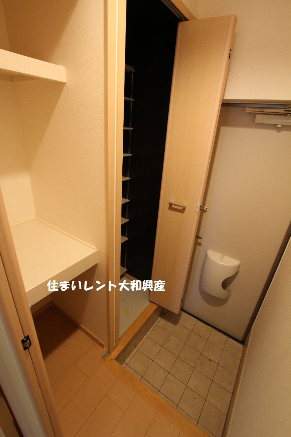 アイリスメゾンの玄関