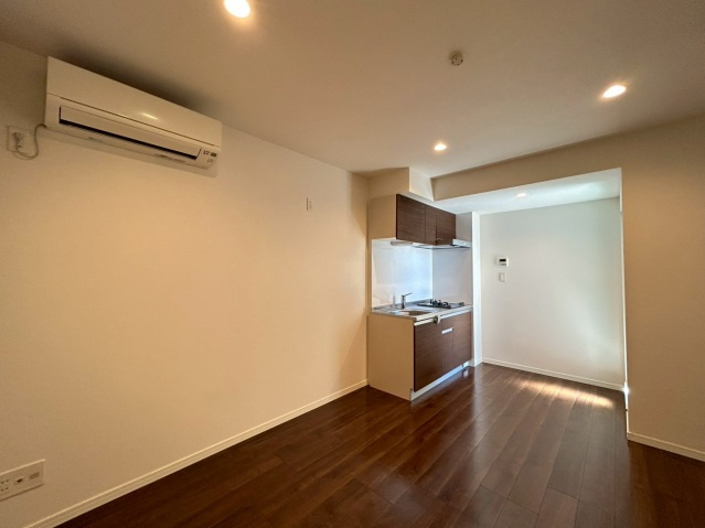 Cherim試験場前1の内装