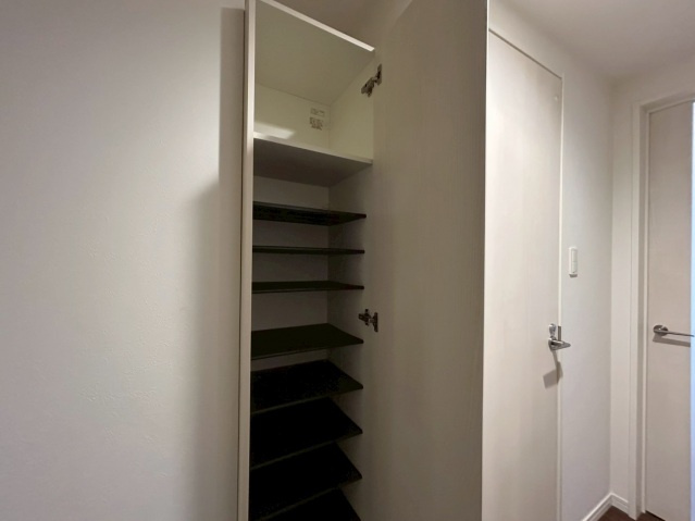 Cherim試験場前1の内装