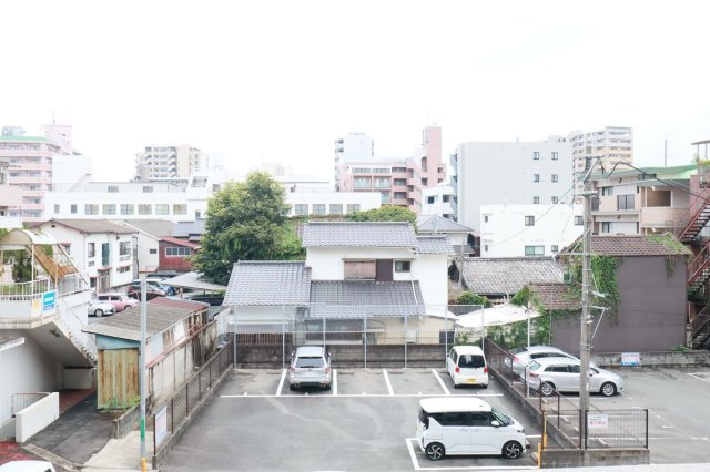 【展望】 | アンピール竹下1号館 | 前面はさえぎる高層ビルもなく、美しい青空の眺望が広がります