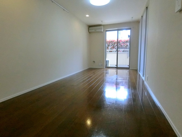 メゾン　クリスティーネの居間・リビング|★ダイニングテーブル・ソファーも設置できます★