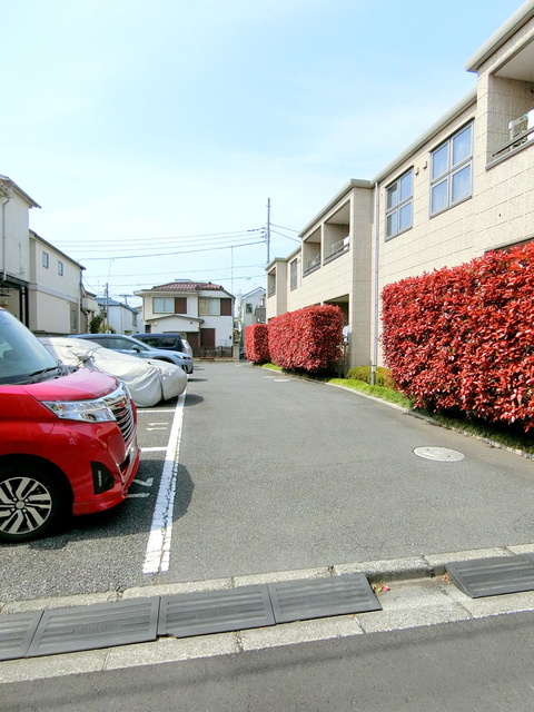 メゾン　クリスティーネの駐車場|★南向き・陽当たり良好・閑静な住宅街★