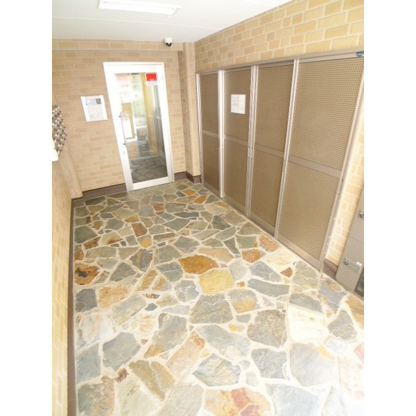 ファインビレッジ朝志ヶ丘のエントランス