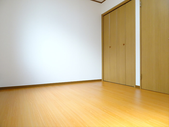 ソレイユ和泉の居間・リビング|ゆったりとした居間です