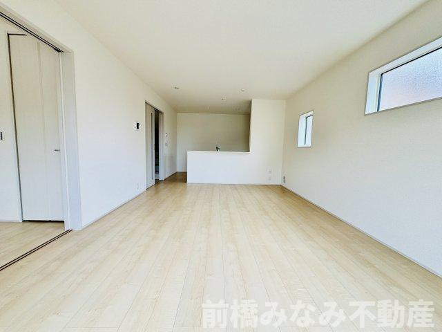 前橋市富士見町小沢　４号棟(全４棟)　リーブルガーデン　新築建売分譲の居間・リビング|使いやすい居間です